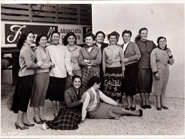 Ferrarelle - foto storica donne