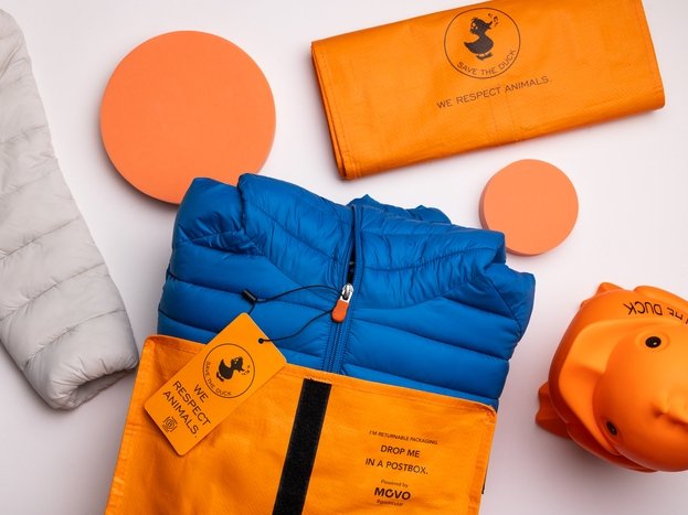 Save The Duck e Movopack lanciano il packaging riutilizzabile premium
