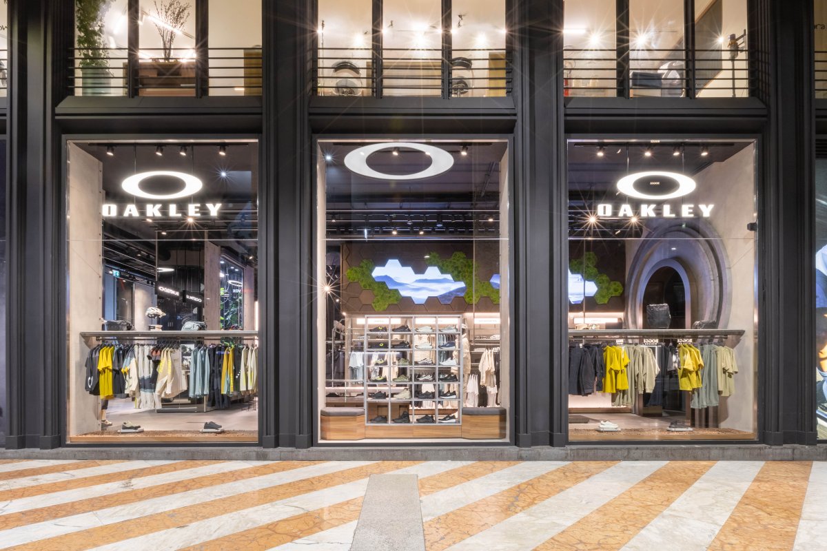 Oakley apre un nuovo flagship store in Piazza San Babila