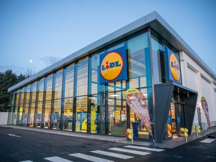 Lidl investe oltre 500.000 euro per l’educazione dei figli dei collaboratori