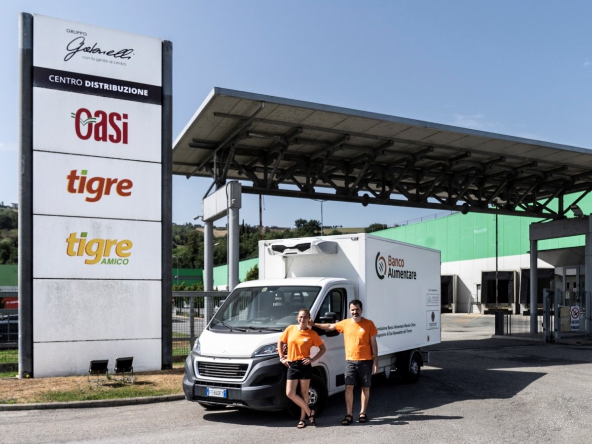 Da Magazzini Gabrielli donati 12.400 prodotti a Banco Alimentare 