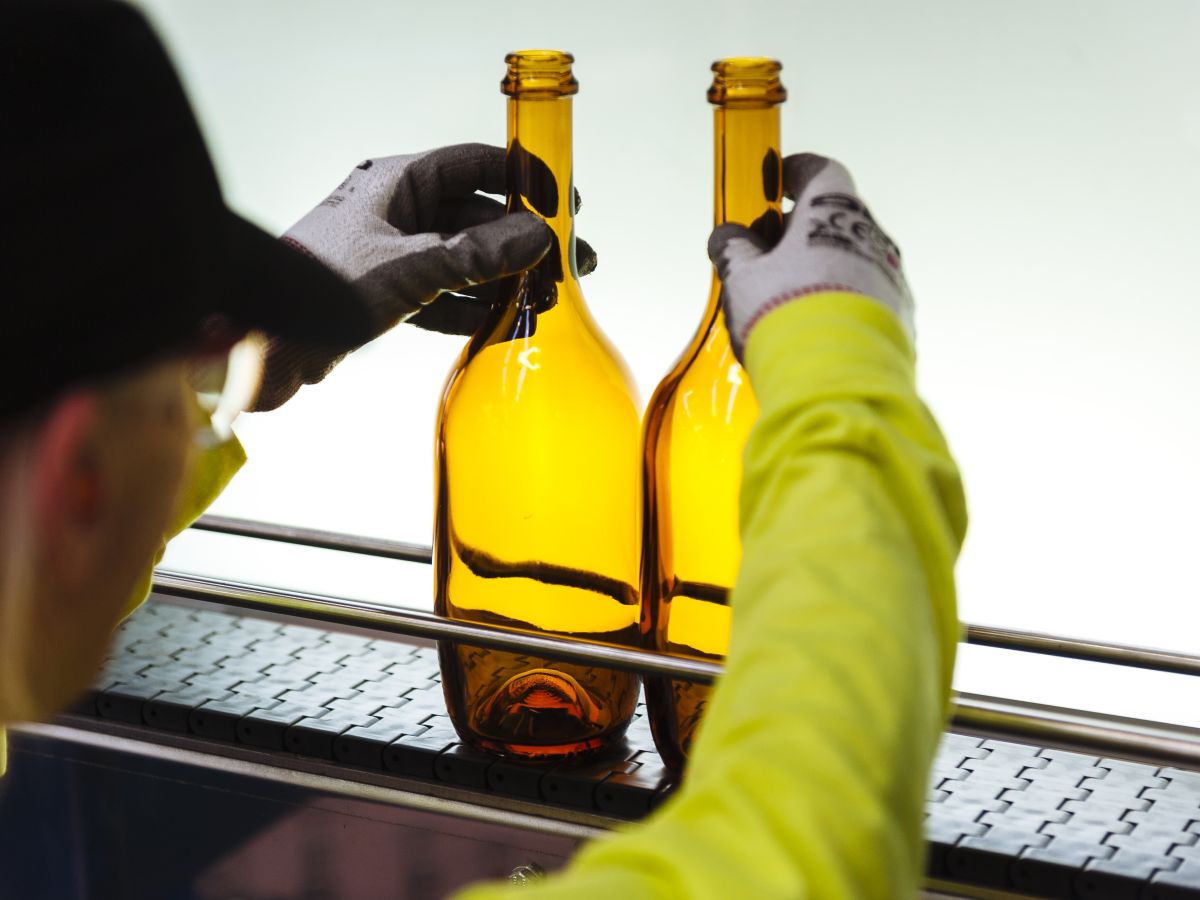 Neutralità carbonica al 2040: il packaging in vetro di Verallia verso la transizione integrata