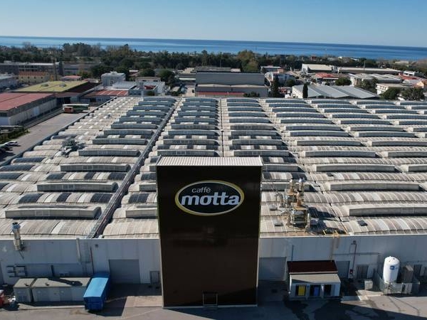 Caffè Motta punta sull’energia rinnovabile, attivato un impianto fotovoltaico sul tetto 