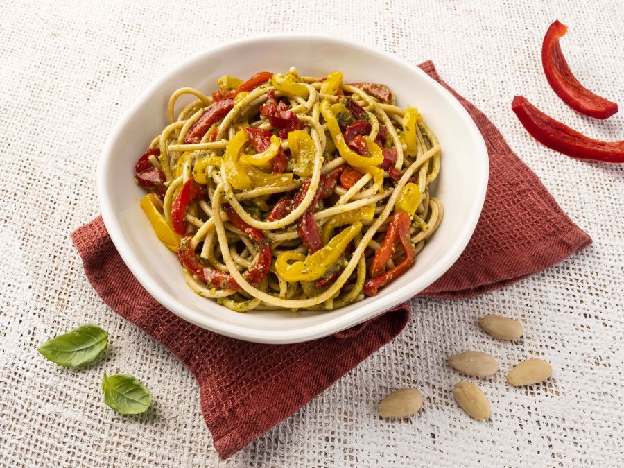 Alce Nero propone la pasta Khorasan nelle due referenze spaghetti e penne