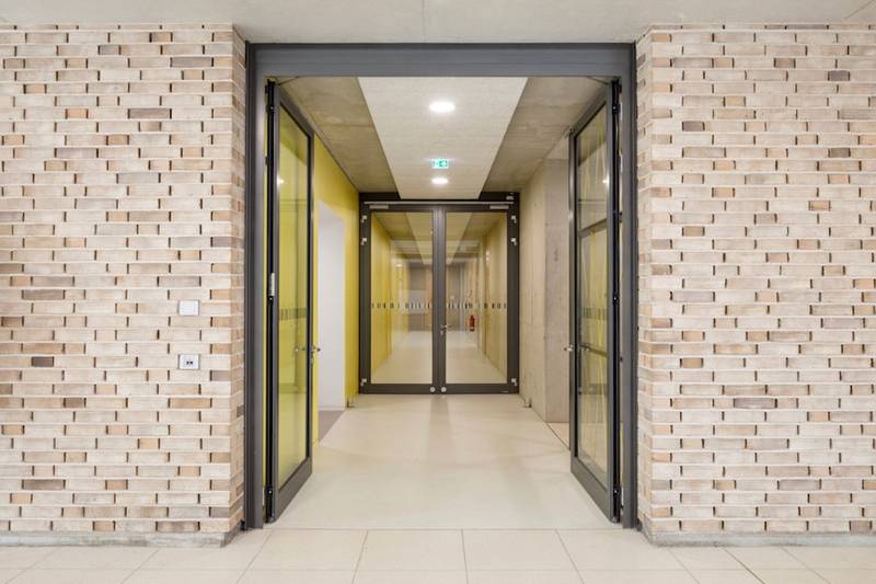 Le porte Hormann per l'innovativa scuola unificata a Lippstadt