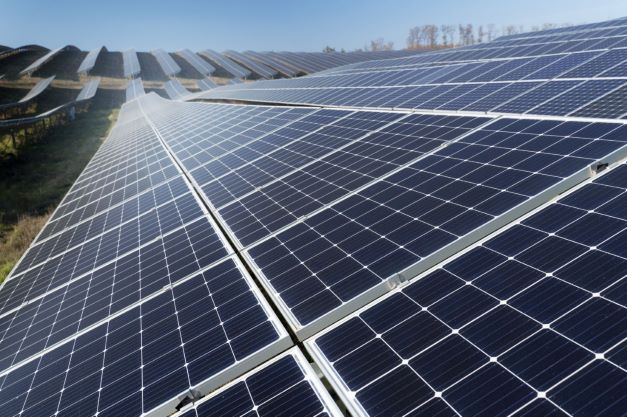 Il fondo olandese Abn Amro vende 18 impianti fotovoltaici a Erg per 128 milioni di euro
