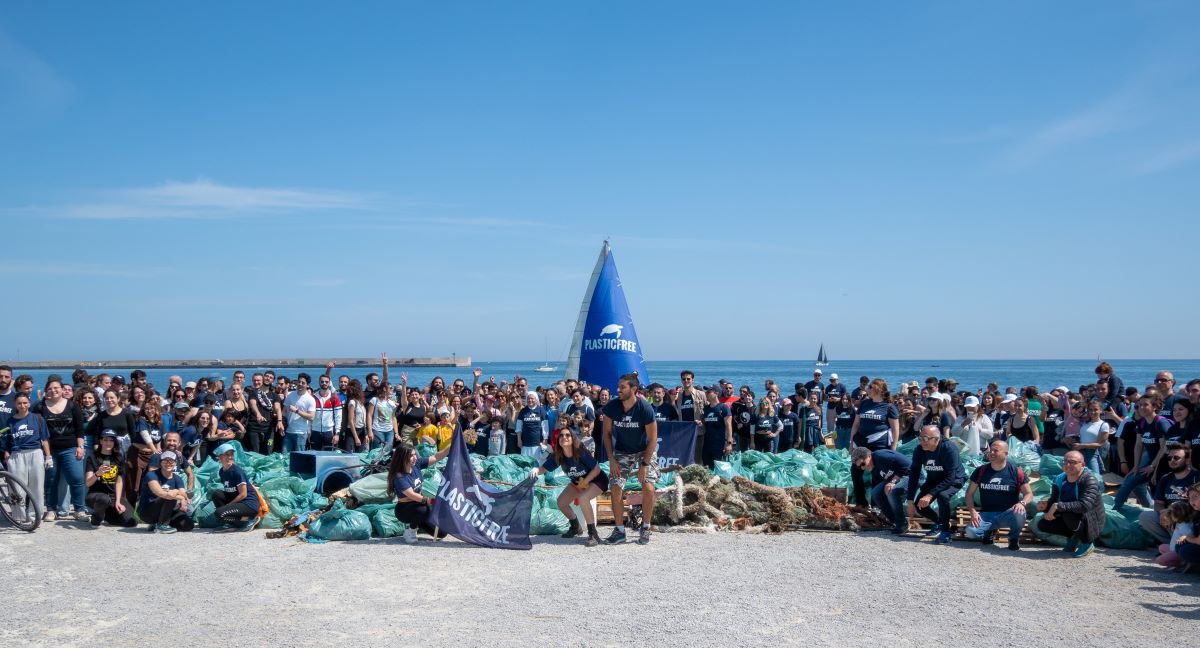 Plastic Free rimuove 230 tonnellate di plastica e rifiuti nel weekend dedicato alla terra