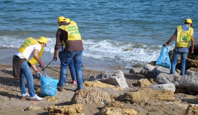 Oltre 400 dipendenti del gruppo Sella hanno partecipato a “Puliamo il mondo” in 7 città italiane