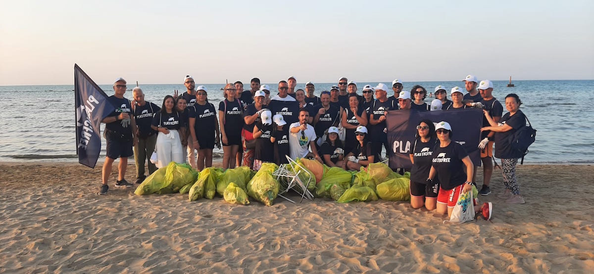 Green Retail  - Plastic Free rimuove oltre 35 tonnellate di plastica e rifiuti dalle spiagge italiane 