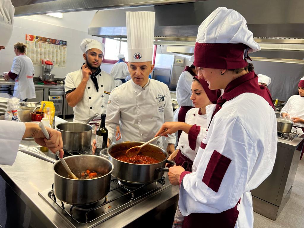 Il Consorzio della Cipolla Rossa di Tropea va in tour nelle scuole calabresi