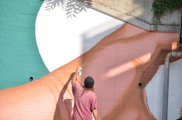 A Pesaro taglio del nastro per il murales antismog 