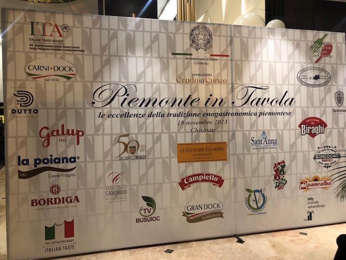 Piemonte in Tavola con Acqua Sant'Anna in Moldavia