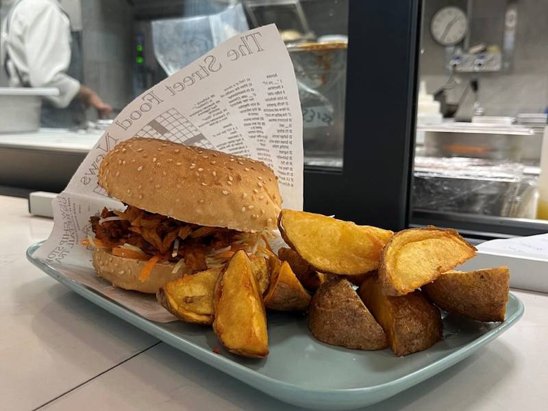 Sostenibilità e gusto: nel menù del 21wol arriva la carne plant-based di Planted
