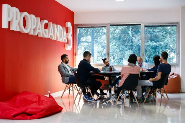 L’agenzia Propaganda3 compie 25 anni e diventa Società Benefit