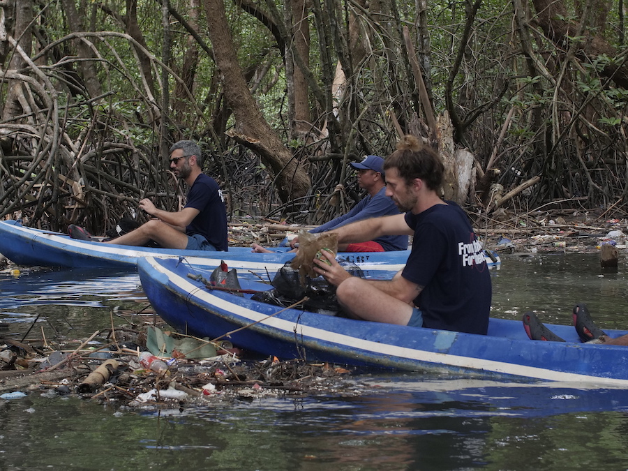 Ogyre in Indonesia insieme ai pescatori: già raccolte 112 tonnellate di rifiuti in un anno