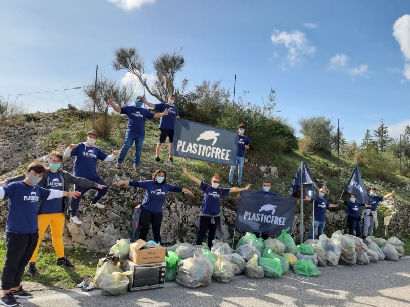 Caffè Borbone rinnova la partnership con Plastic Free: la pulizia ambientale arriva anche nel Nord Italia