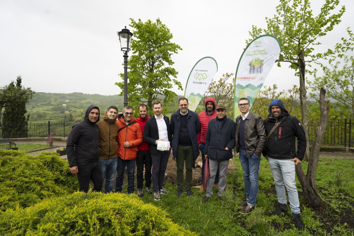 Conad Adriatico insieme a Rete Clima per il progetto “Forestiamo insieme l’Italia” arriva a Tito (Pz)