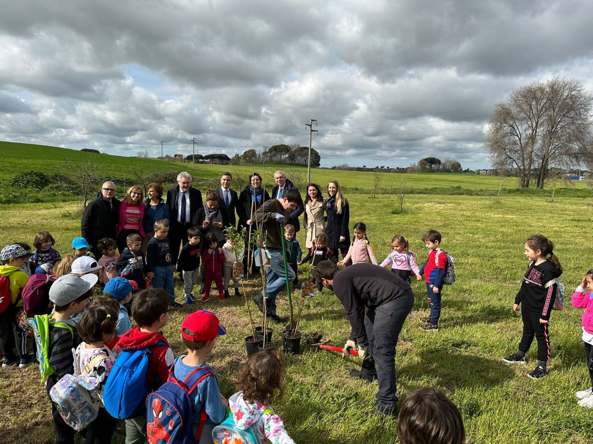A Roma, a due passi dall'Appia Antica, mette radici l'ortofrutteto solidale amico delle api