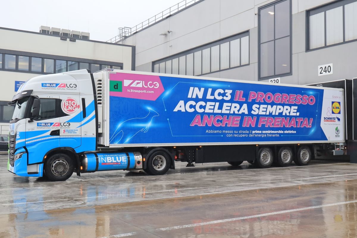 Lidl, LC3 e Schmitz Cargobull mettono su strada il primo semirimorchio refrigerato 100% elettrico