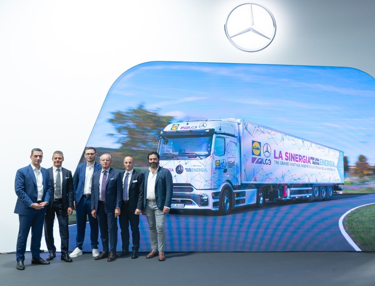 Lidl Italia insieme a Daimler Truck Italia e LC3 Trasporti per un trasporto a zero emissioni