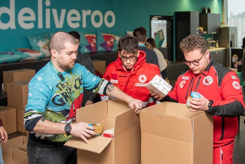 Deliveroo e Croce Rossa Italiana: 1 milione di pasti per le persone bisognose