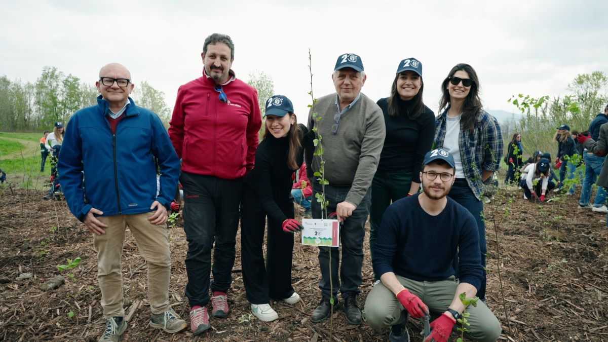 Fondazione Lavazza e Rete Clima piantano 500 alberi per tutelare la biodiversità locale