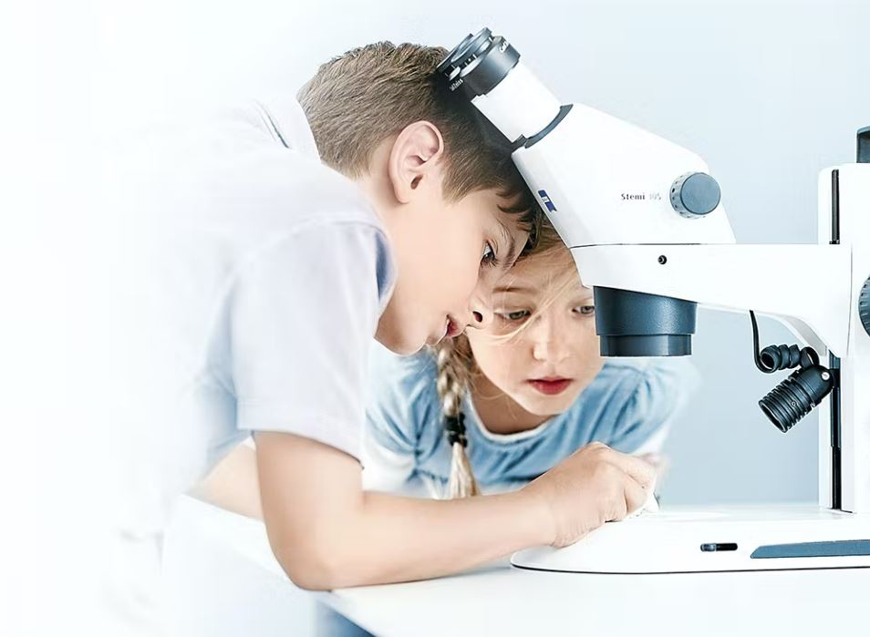 Zeiss lancia l’iniziativa “A Heart For Science”