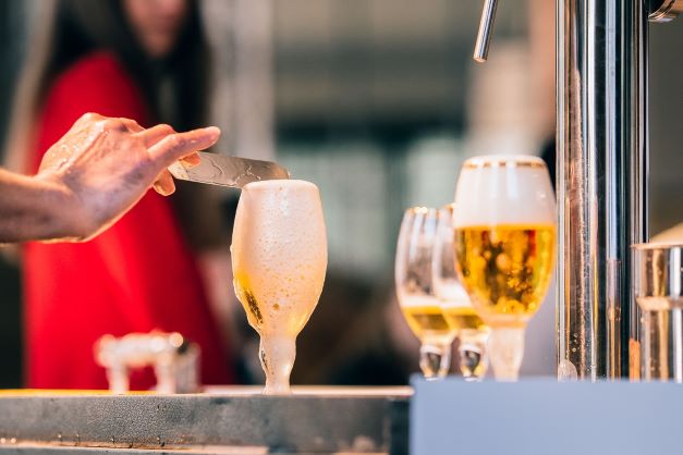 Le birre di AB InBev saranno prodotte con elettricità 100% rinnovabile in tutta l'Europa occidentale
