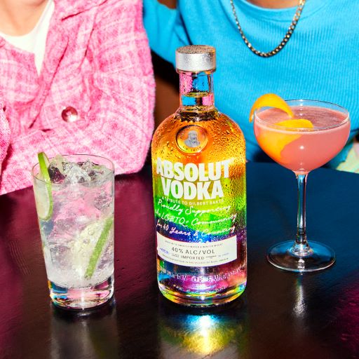 Absolut conferma il suo impegno per i diritti della comunità Lgbtq+ con la limited edition Absolut Rainbow