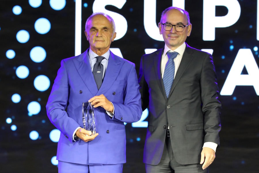 Bertani Trasporti riceve il premio Stellantis Supplier Award 2023 come "Fornitore dell'Anno" nella categoria Supply Chain Logistic