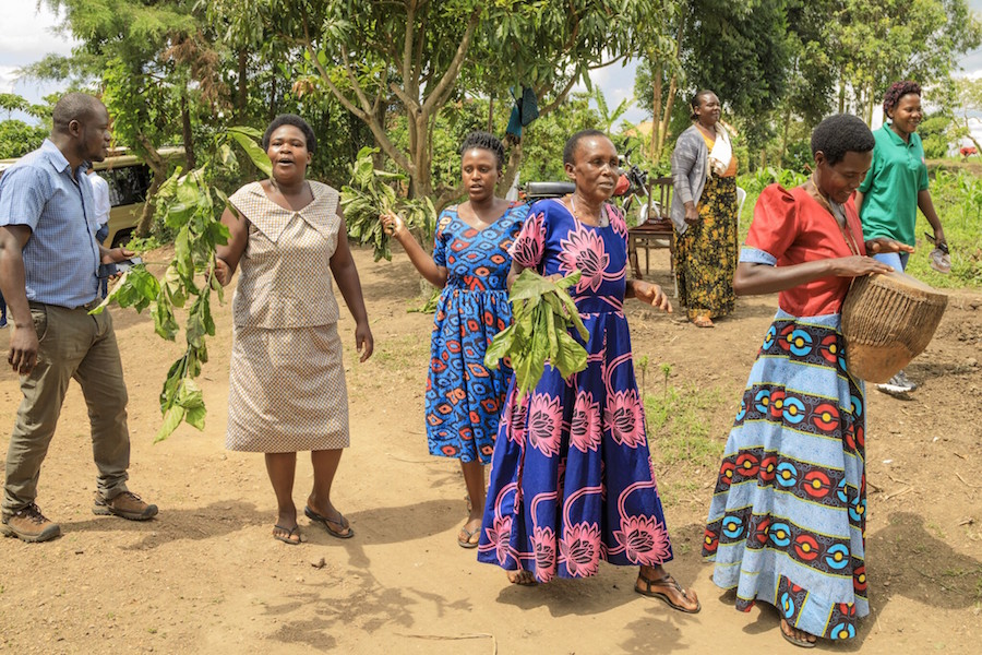 Caffè Borbone e Ofi insieme per creare una filiera del caffè più inclusiva per le donne e i giovani in Uganda