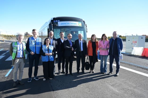 Una delegazione del Parlamento Europeo va in visita all’Arena del Futuro nell’ambito dello sviluppo della tecnologia di ricarica ad induzione