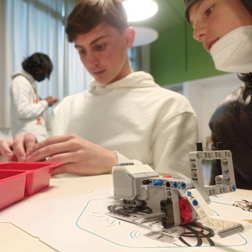 Fondazione Deutsche Bank con Fondazione Riva a sostegno della Scuola del Fare di Napoli