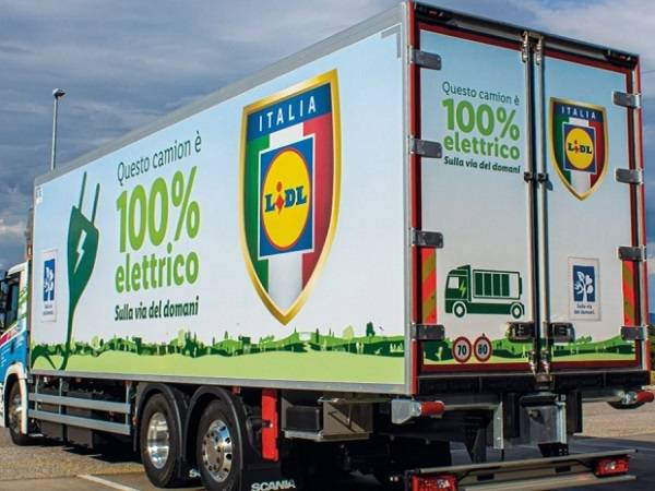 Lidl si è dotata del primo veicolo industriale elettrico