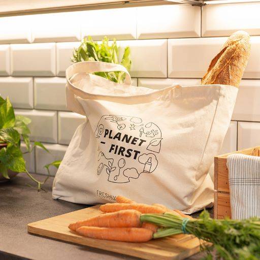 Giornata Mondiale del Riciclo. Freshly Cosmetics lancia la campagna “In Love With My Planet”