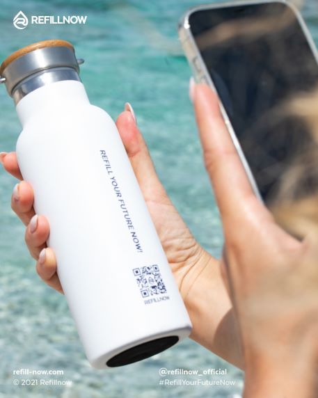 Refill Now, la rivoluzione dell'acqua e le borracce intelligenti, dall'isola d'Elba alla Sicilia
