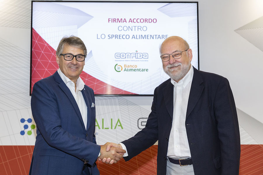  Le aziende del vending donano oltre 74 tonnellate di cibo e bevande al Banco Alimentare