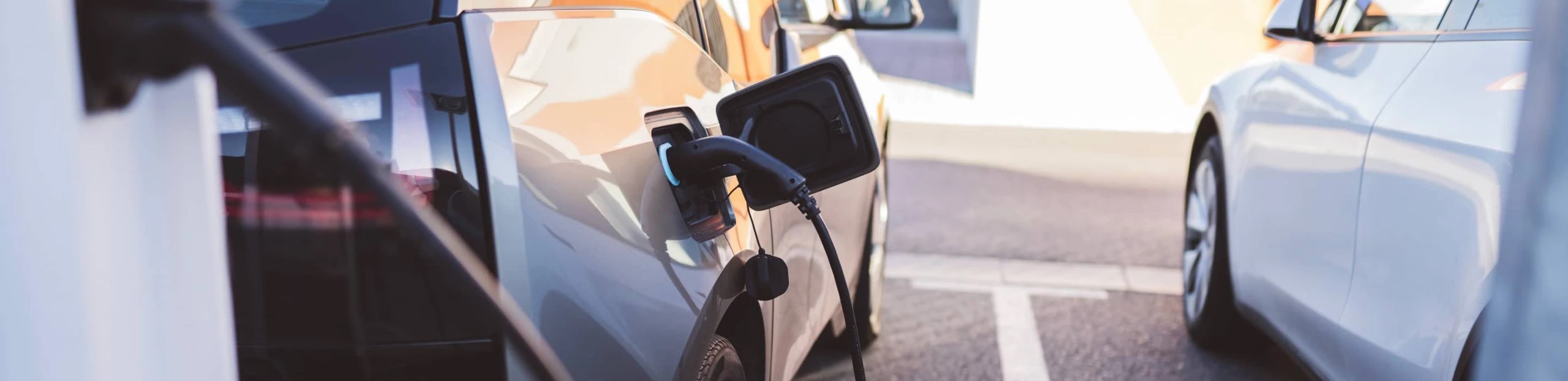 Auto a zero emissioni: oltre l'85% del mercato in Italia nel 2035