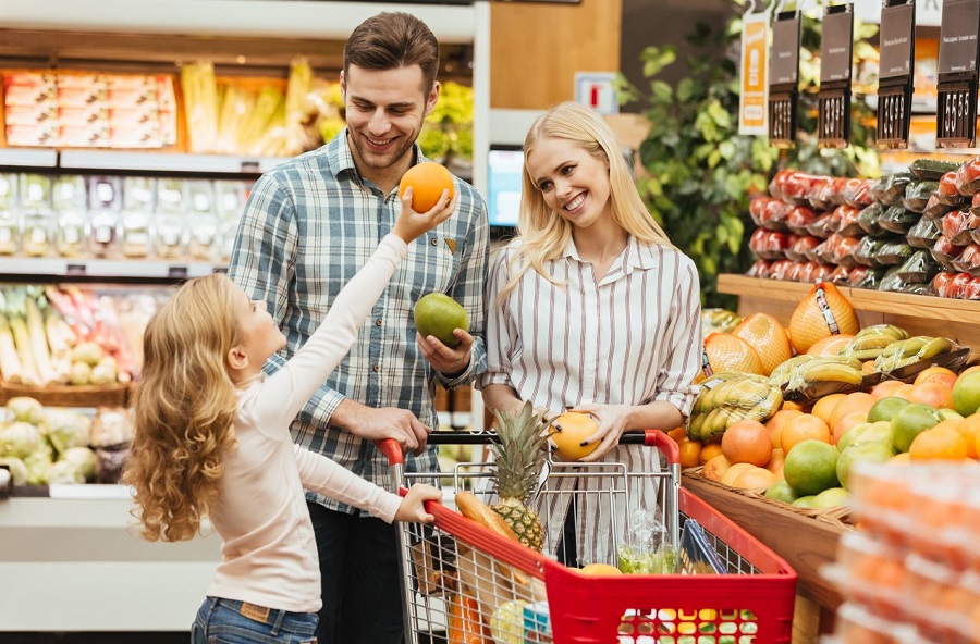 Indagine Everli &amp; GoStudent: per il 54% dei genitori italiani portare i figli al supermercato è fonte di stress