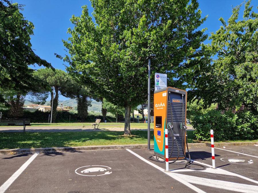 La ricarica ultra-veloce per veicoli elettrici Ewiva arriva a San Cesareo