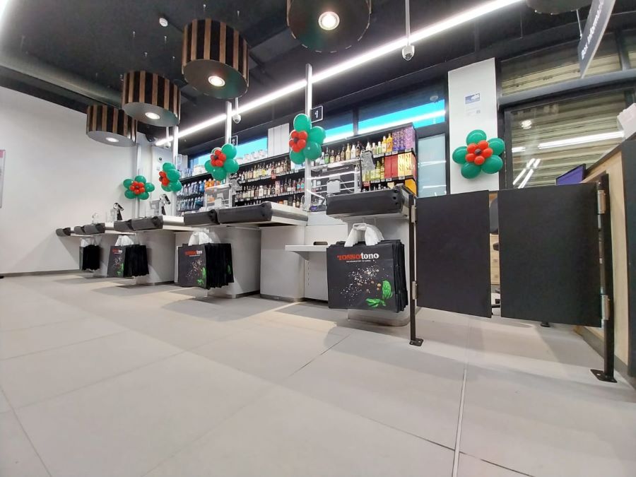 Da Apulia Distribuzione arrivano i primi due store a insegna Rossotono: focus sulla Mdd