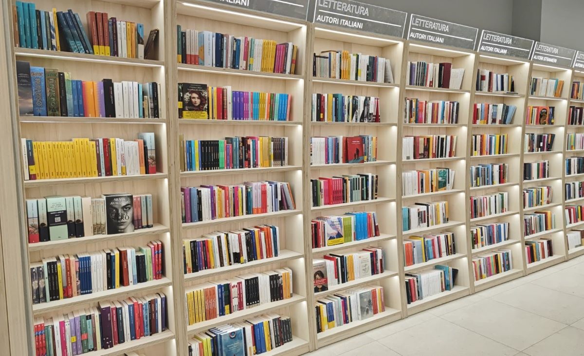 Green Retail  - Apre a Roma Mondadori Bookstore | MA, il concept di librerie green, young e smart 