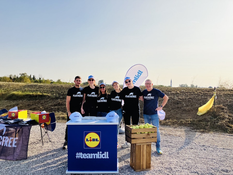 Lidl Italia è al fianco dei volontari per ripulire l’Adige dai rifiuti