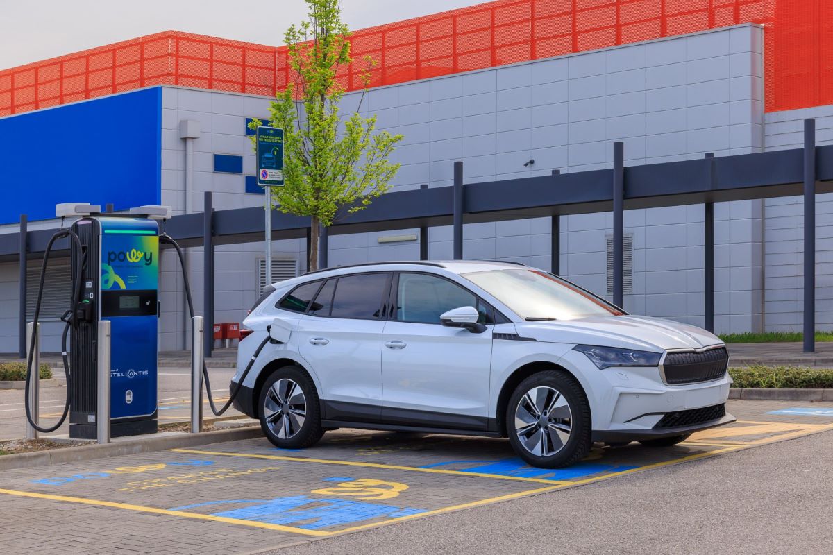 Powy si espande al sud: installate nuove colonnine elettriche dedicate a retail e Gdo