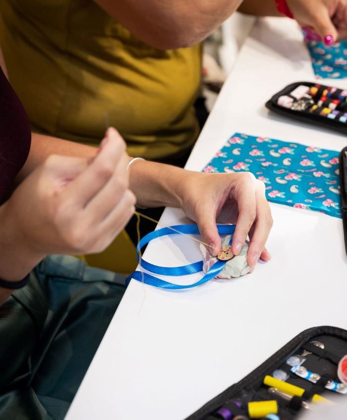 Partono i workshop per la riparazione degli abiti nei negozi Primark