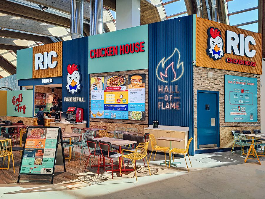 Mazzei Architects a Merlata Bloom firma l'inedito Ric Chicken House del gruppo Roadhouse
