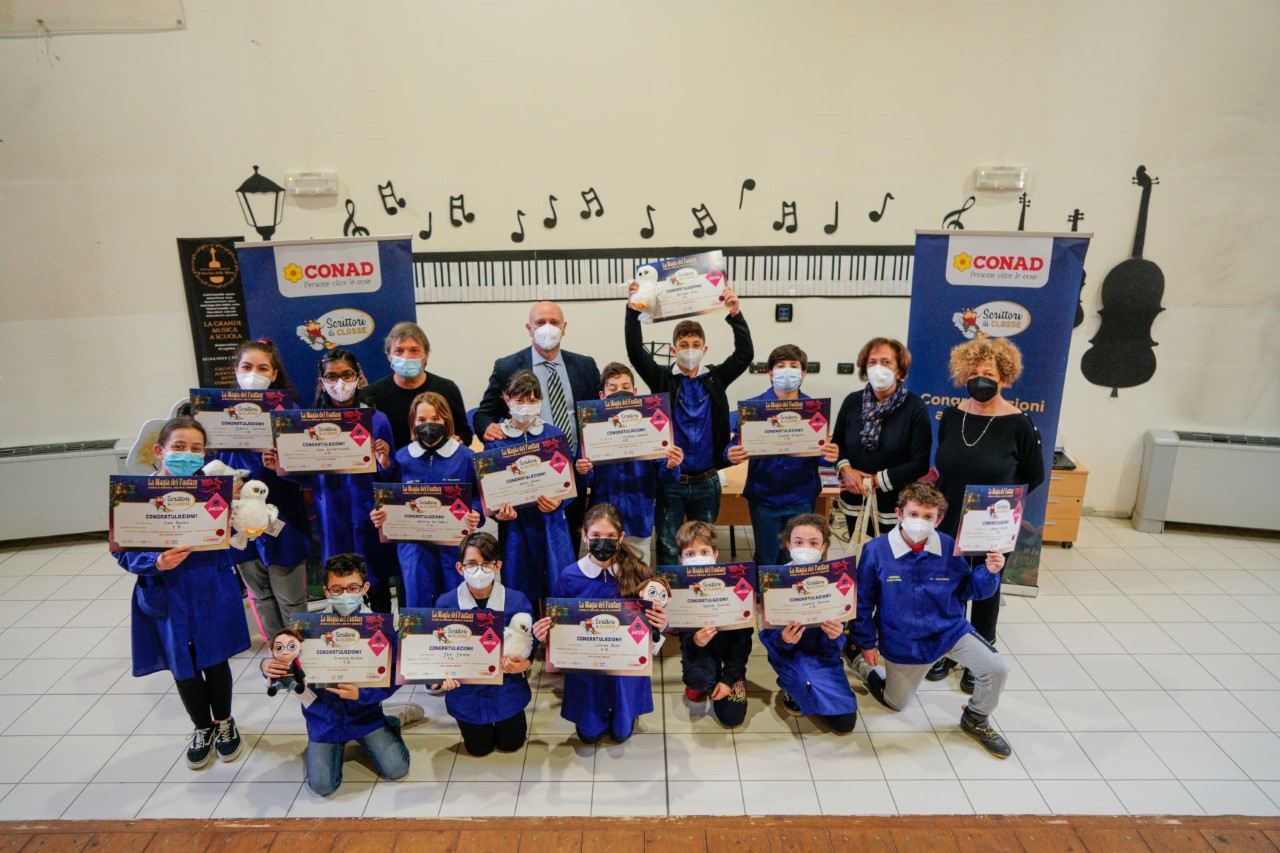 La 5b della Scuola Primaria “Gallicano S. Poli” di Gallicano vince il concorso Conad “Scrittori di Classe”
