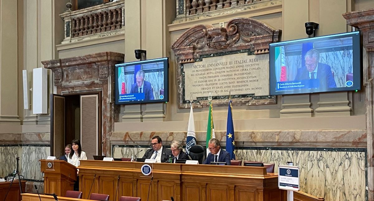 Federdistribuzione: la sfida del lavoro sostenibile per lavoratori e imprese della distribuzione moderna