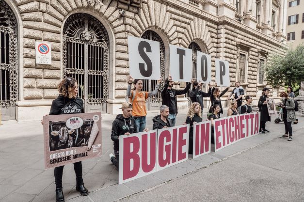 Le proteste delle associazioni contro le "Bugie in Etichetta" continuano