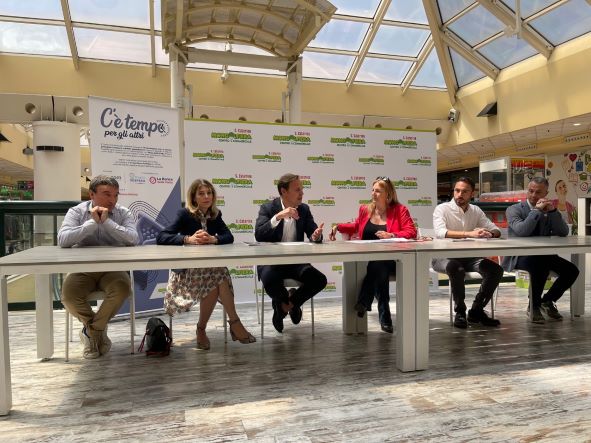 "C’è tempo per gli altri", con Svicom i centri commerciali diventano hub per la prevenzione e la solidarietà